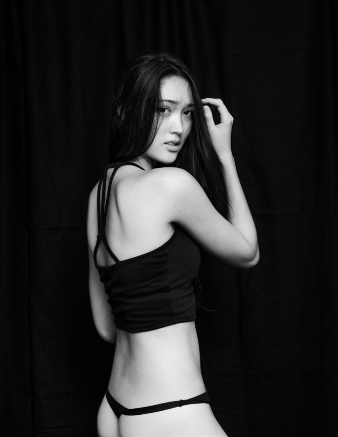 Aimee Cheng-Bradshaw beleuchtete Muschi 41